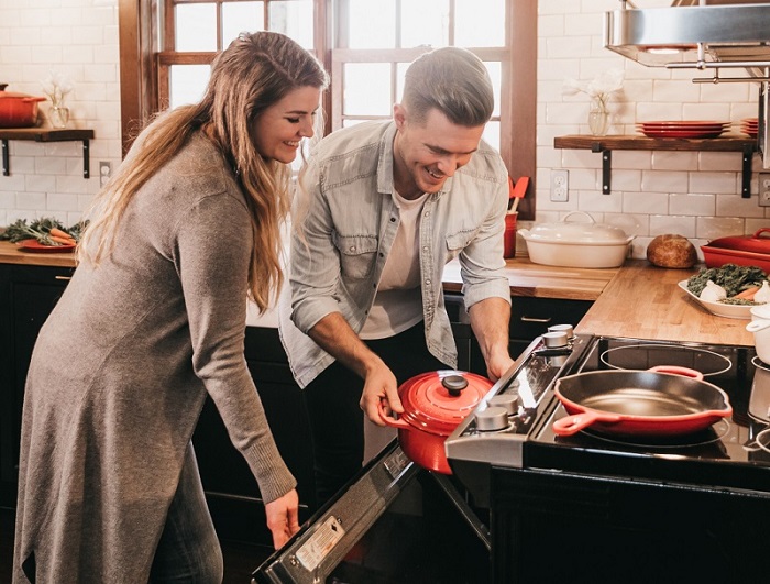 couple cooking together